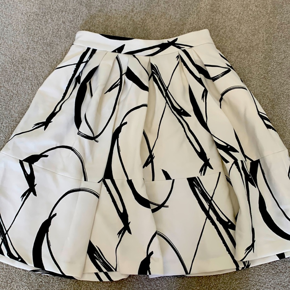 Banana Republic black/white skirt